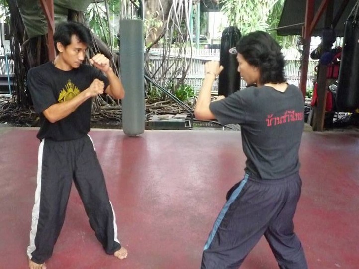 สอนศิลปะป้องกันตัว