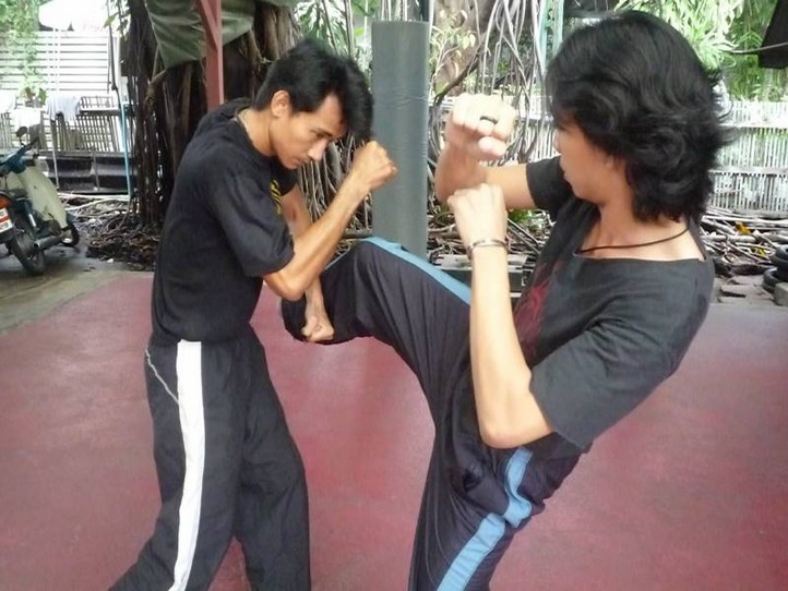 เรียนศิลปะป้องกันตัว