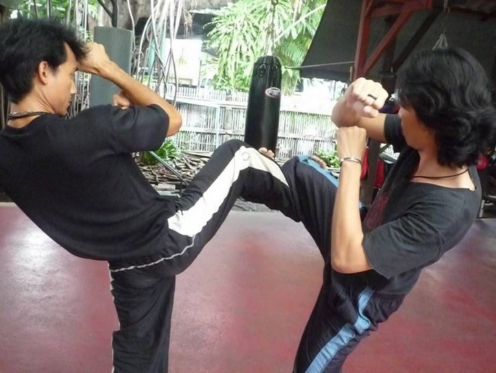 ฝึกการต่อสู้