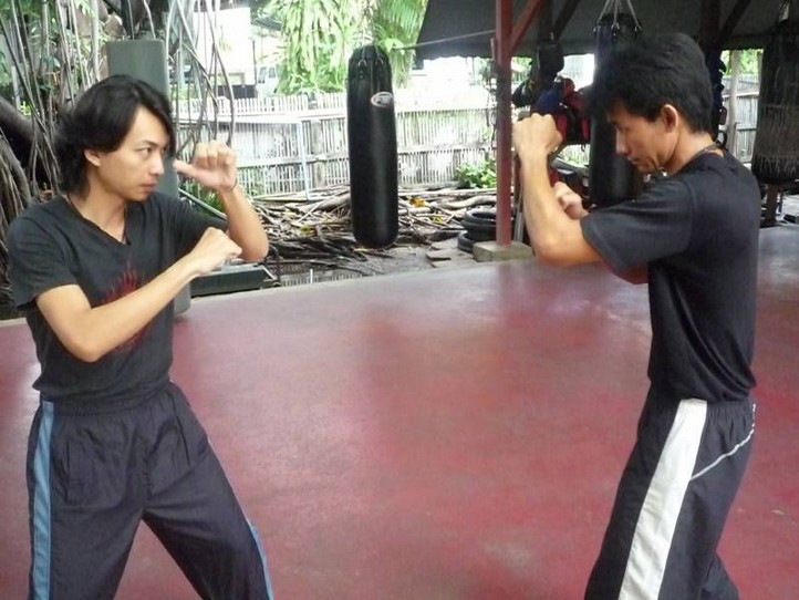 ฝึกการต่อสู้