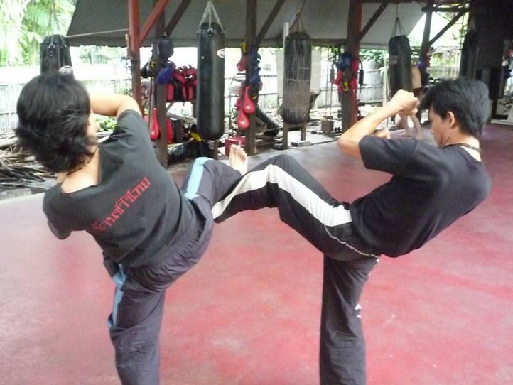 ฝึกการป้องกันตัว